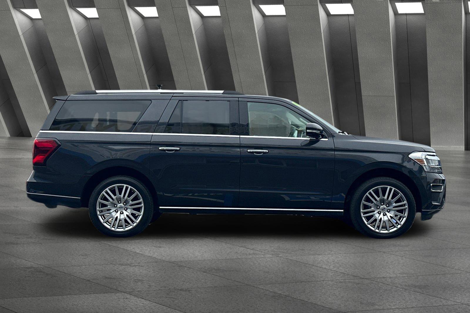 Used 2024 Ford Expedition Max Limited image 3