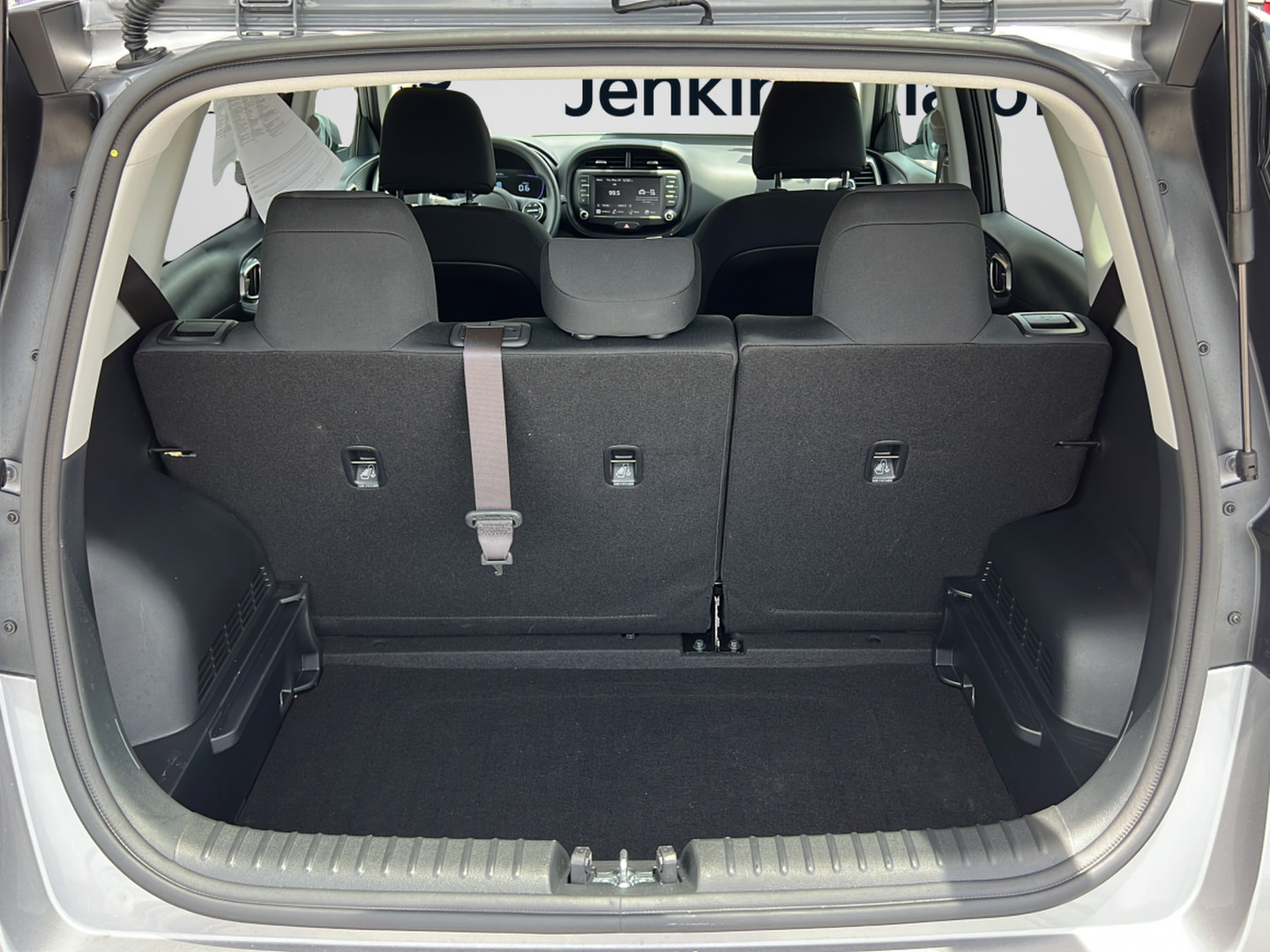 Certified 2025 Kia Soul LX w/ LX Technology Package FWD image 9