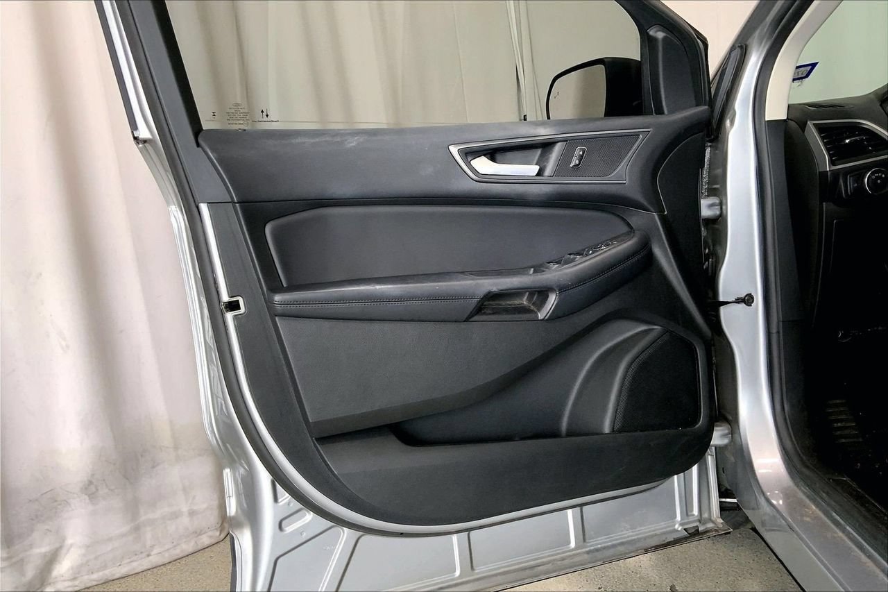 Used 2023 Ford Edge SE AWD/4WD image 21