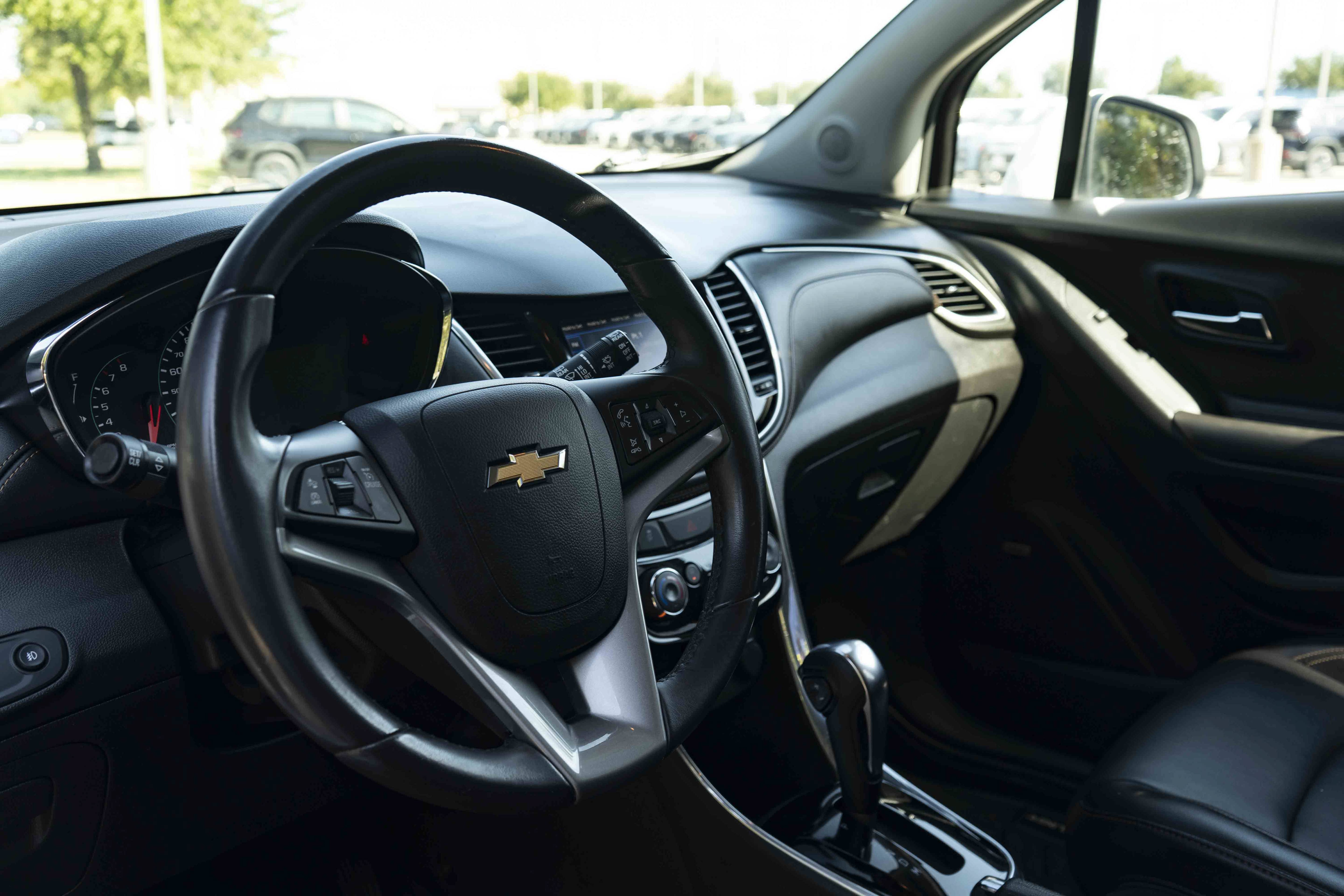 Used 2020 Chevrolet Trax Premier FWD image 15
