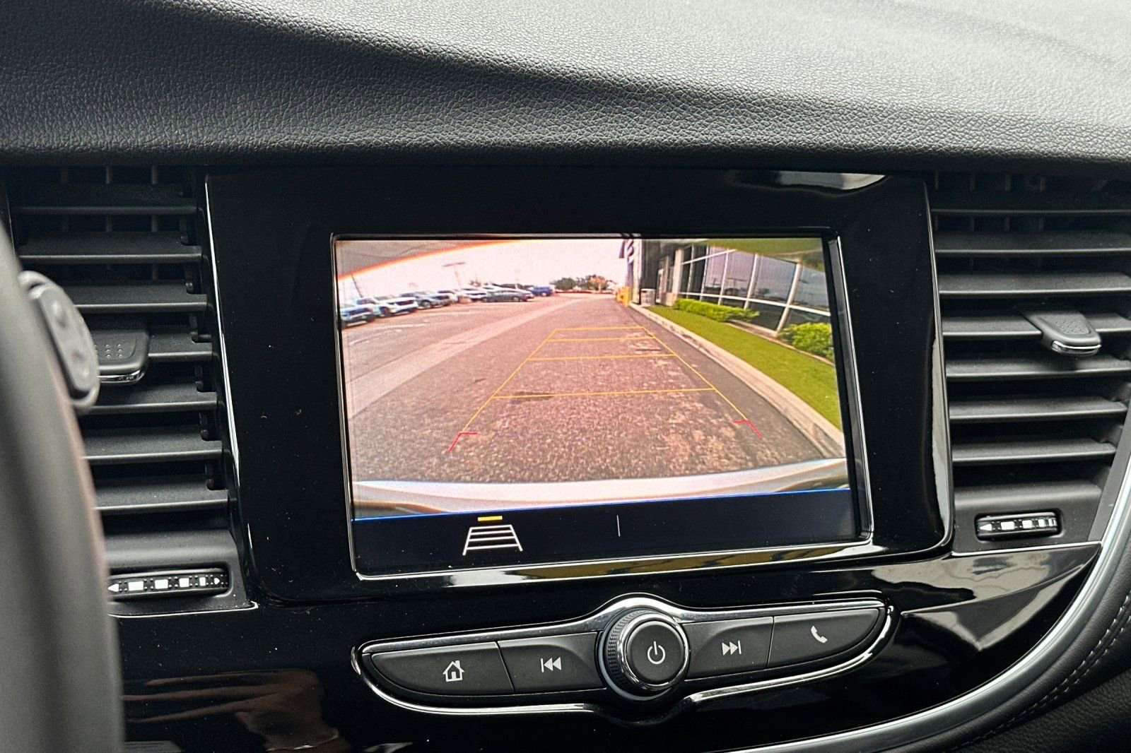 Certified 2022 Buick Encore Preferred w/ Safety Package image 26