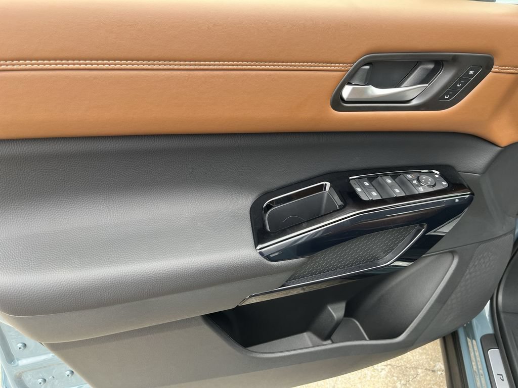 New 2026 Nissan Pathfinder Platinum AWD/4WD image 13
