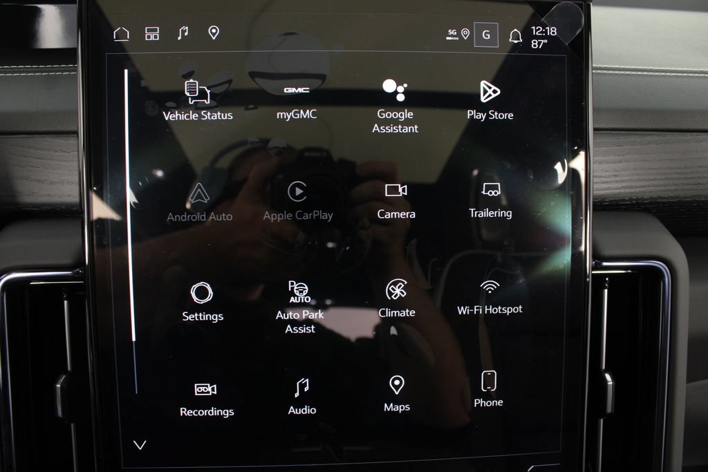 New 2026 GMC Yukon XL AT4 Ultimate AWD/4WD image 6