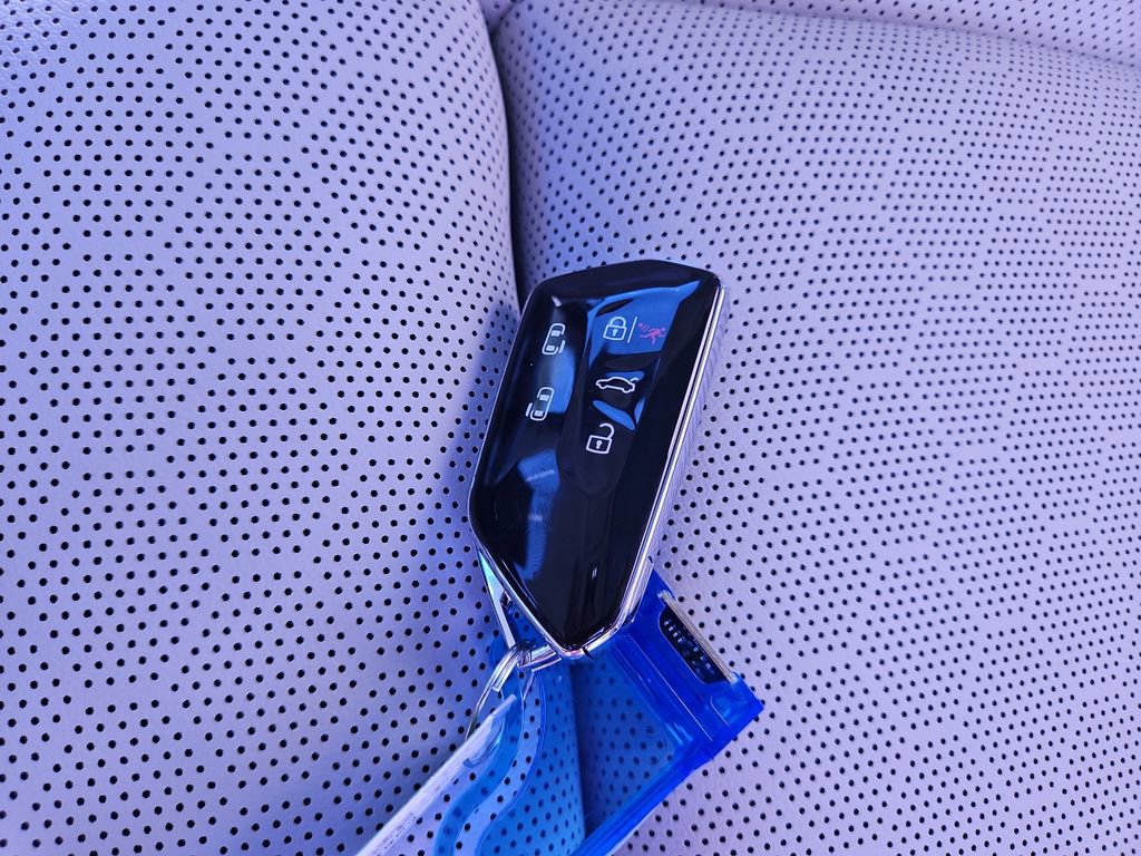 New 2025 Volkswagen ID. Buzz Pro S Plus image 29