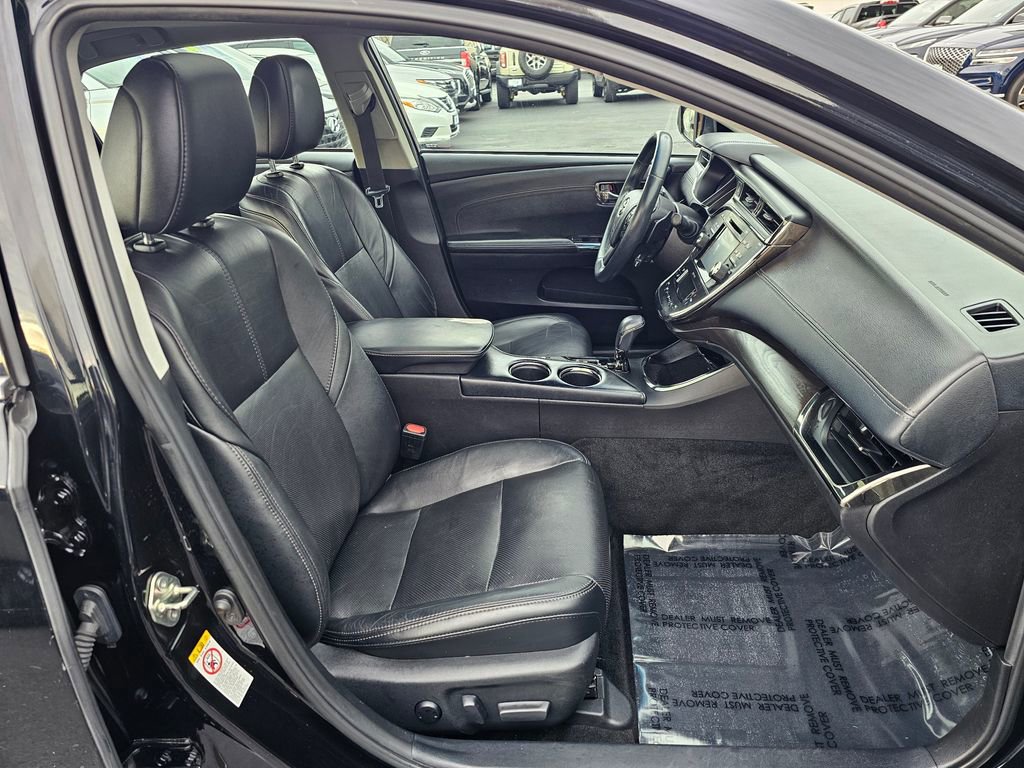 Used 2016 Toyota Avalon Limited image 10