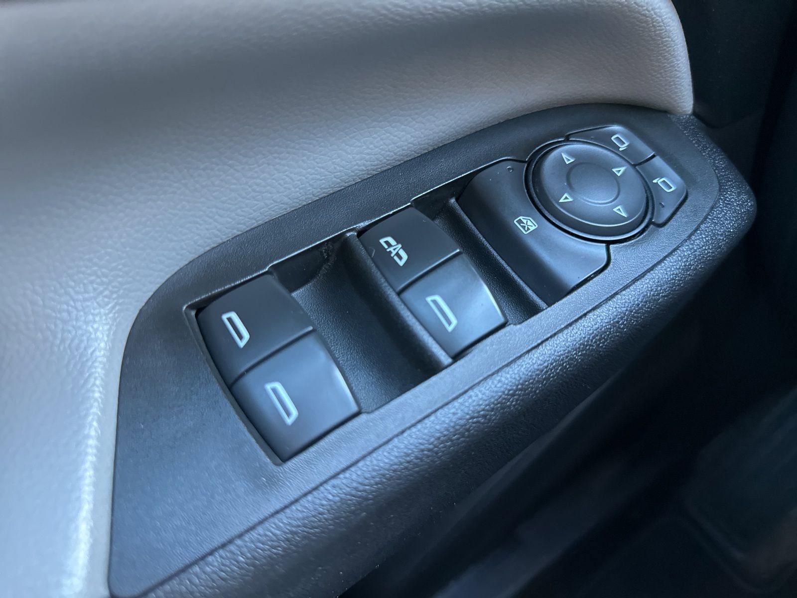 Used 2020 Chevrolet Equinox LS w/ LS Convenience Package image 31