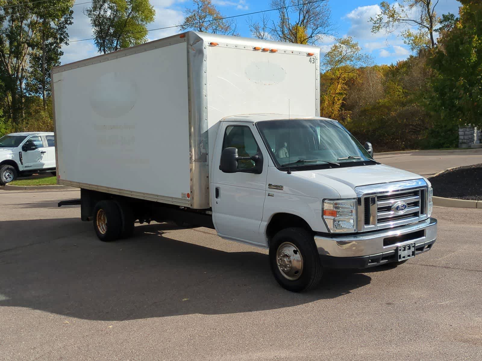 Used 2016 Ford E-450 and Econoline 450 Super Duty w/ Exterior Upgrade Package video 2