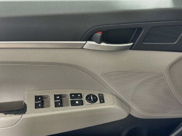 Used 2020 Hyundai Elantra SE FWD image 22