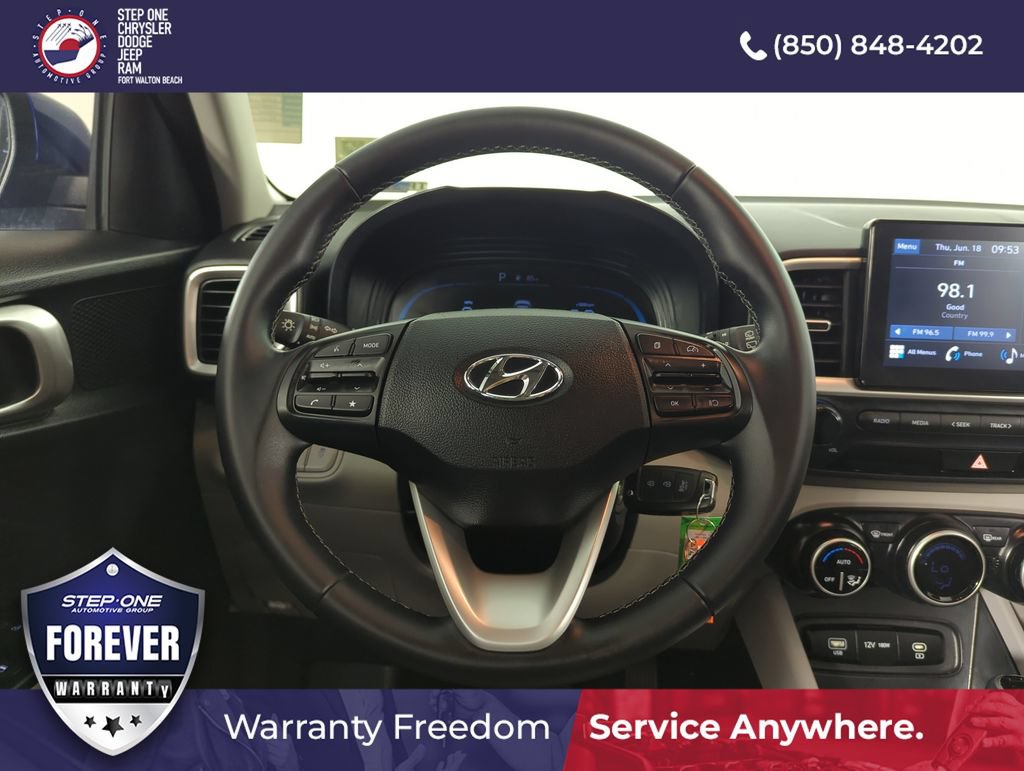 Used 2023 Hyundai Venue SEL FWD image 16