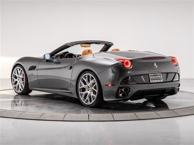 Used 2011 Ferrari California image 3