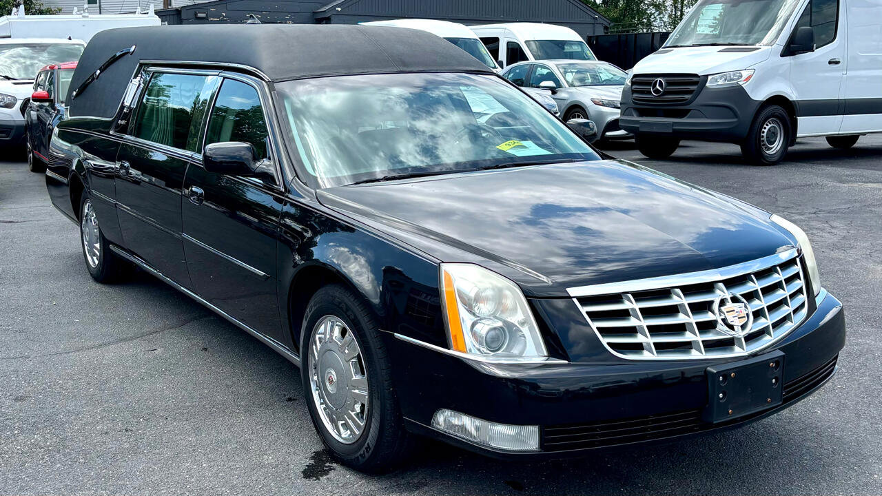 Used 2011 Cadillac DTS Hearse image 4