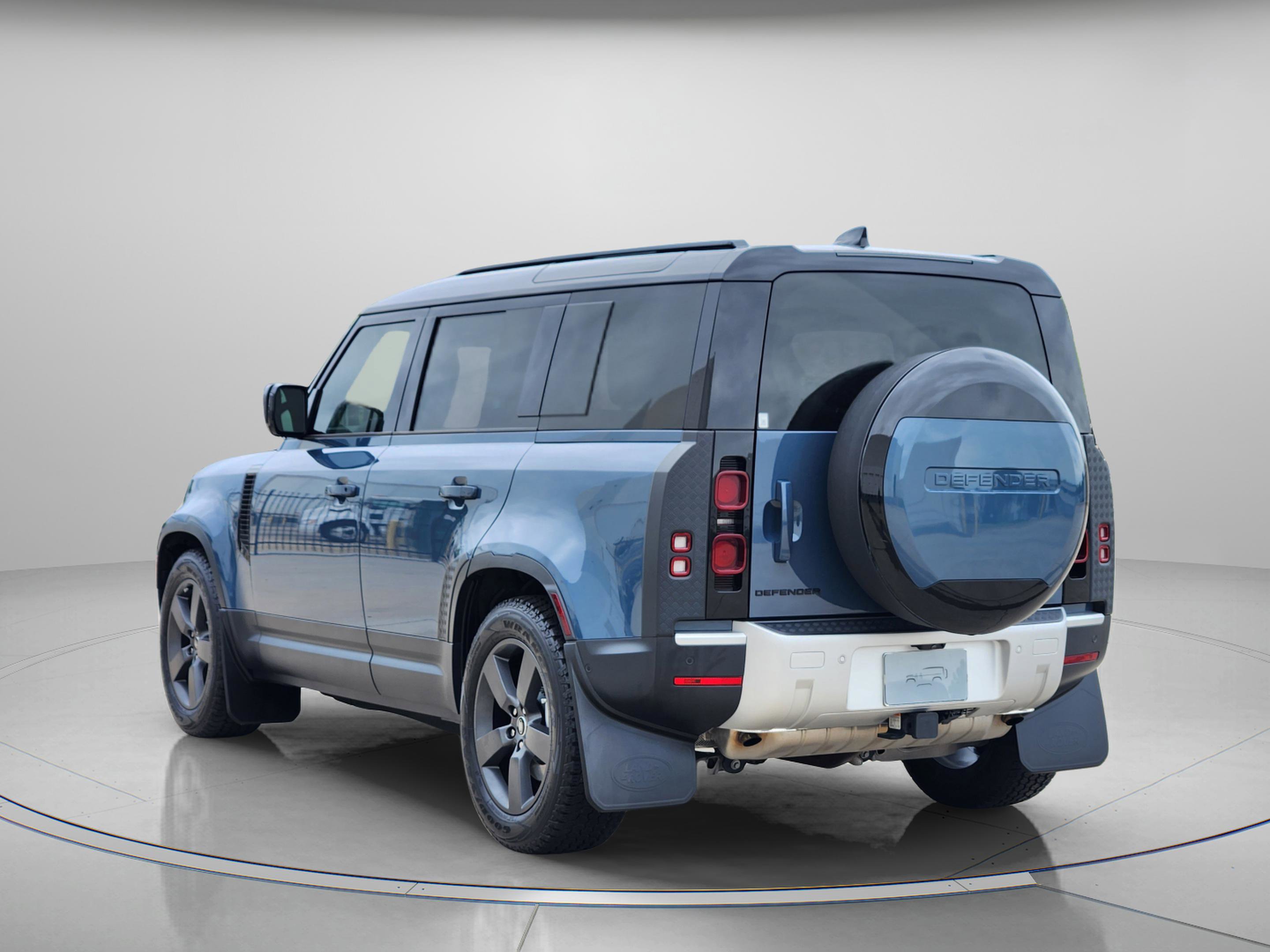 Certified 2025 Land Rover Defender 110 S image 3