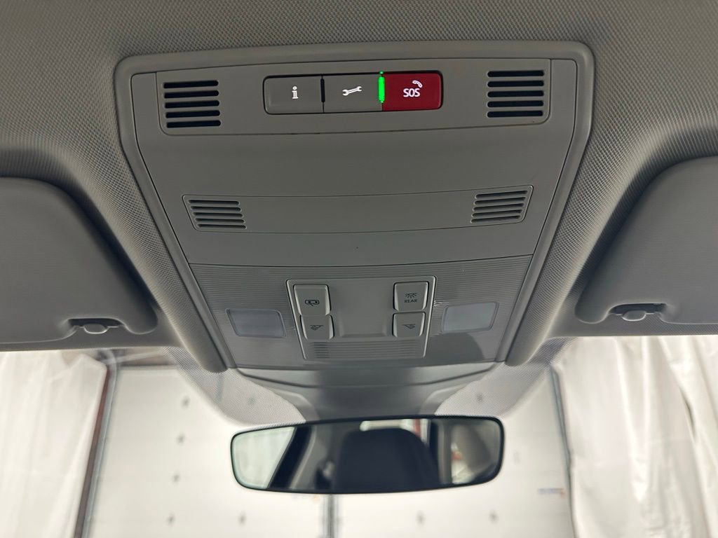 Used 2025 Volkswagen Jetta S image 37