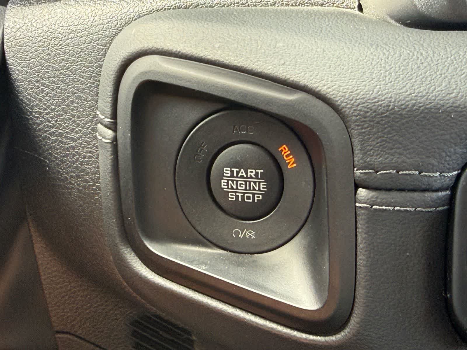 Used 2024 Jeep Wrangler Unlimited Rubicon AWD/4WD image 24
