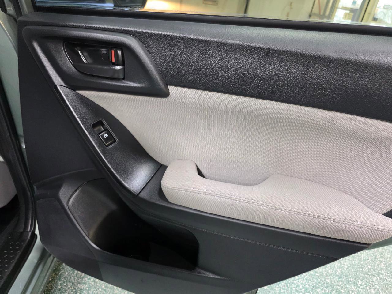 Used 2015 Subaru Forester 2.5i Premium image 23