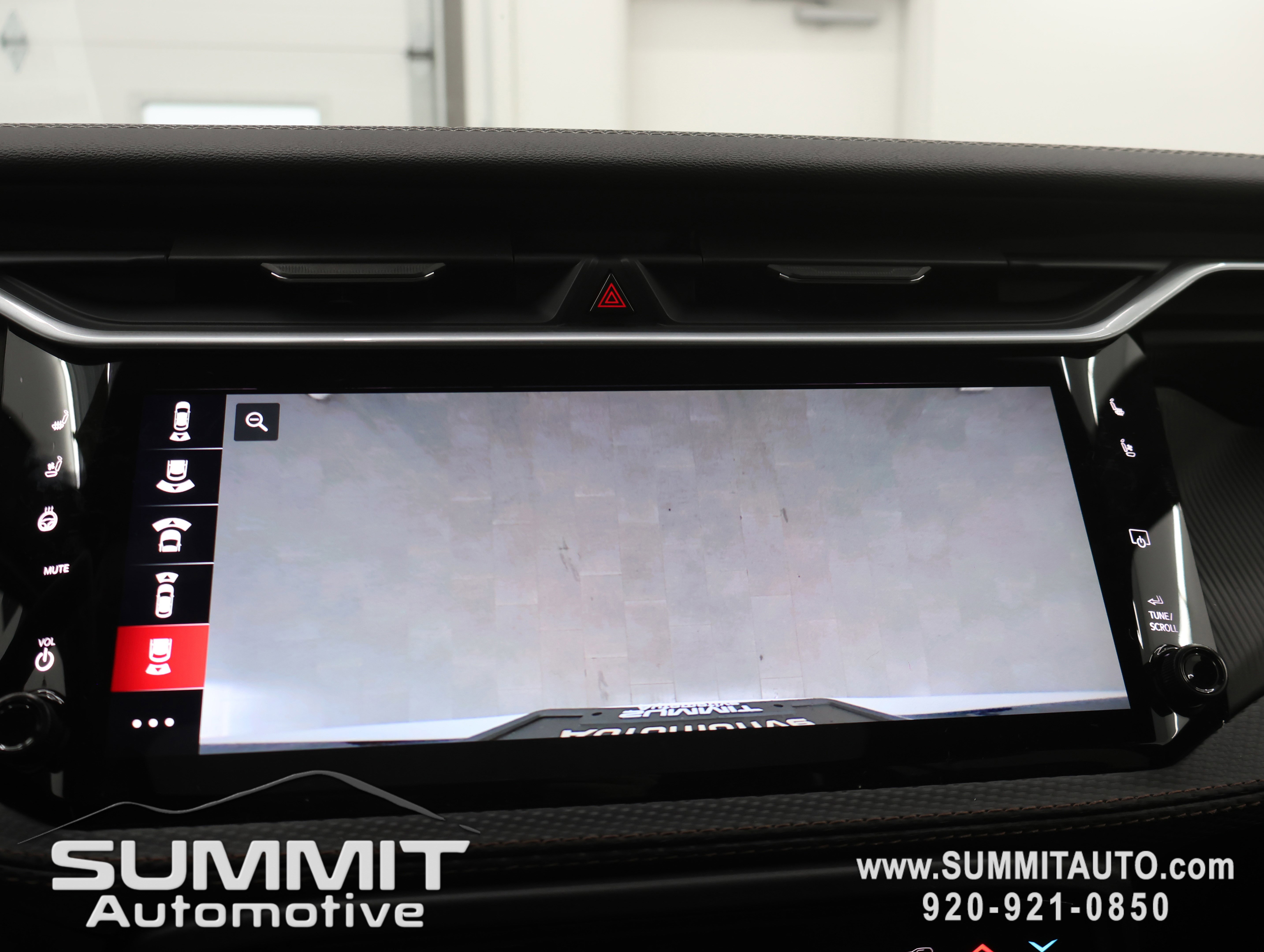 New 2026 Jeep Cherokee Overland image 22