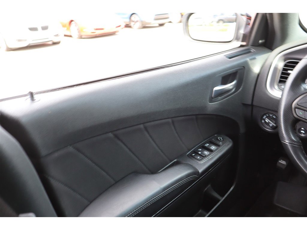 Used 2021 Dodge Charger R/T w/ Blacktop Package image 18