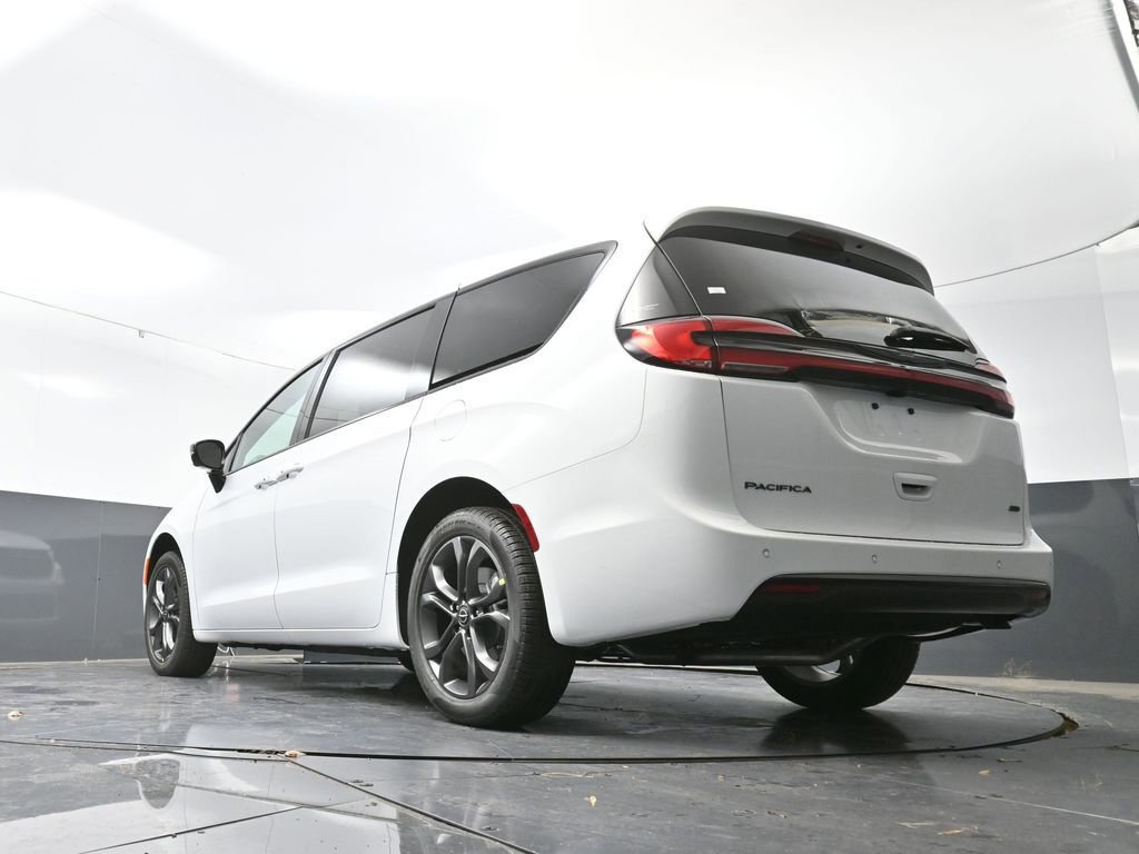 New 2026 Chrysler Pacifica Select image 38