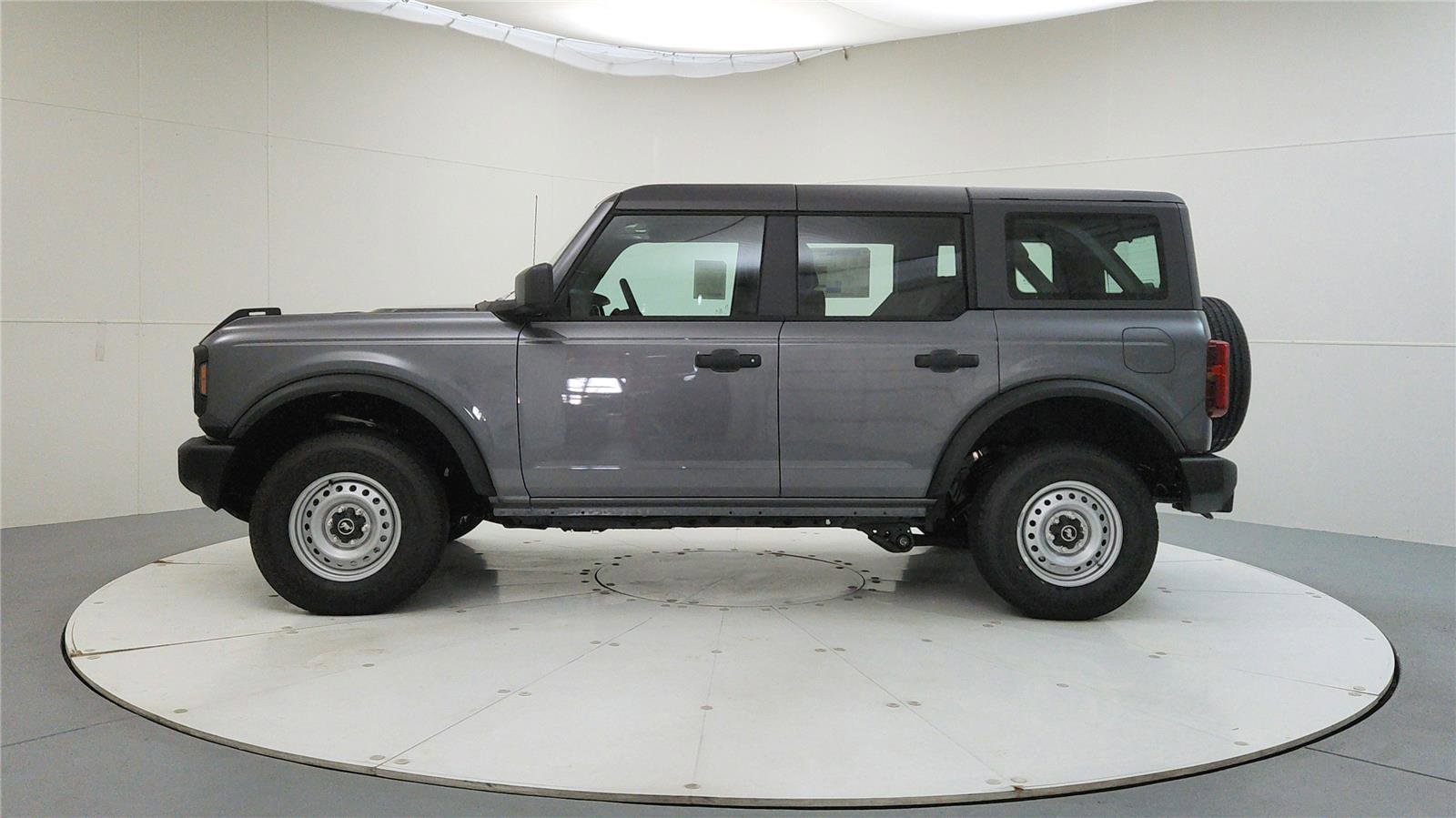 New 2025 Ford Bronco 4-Door image 5