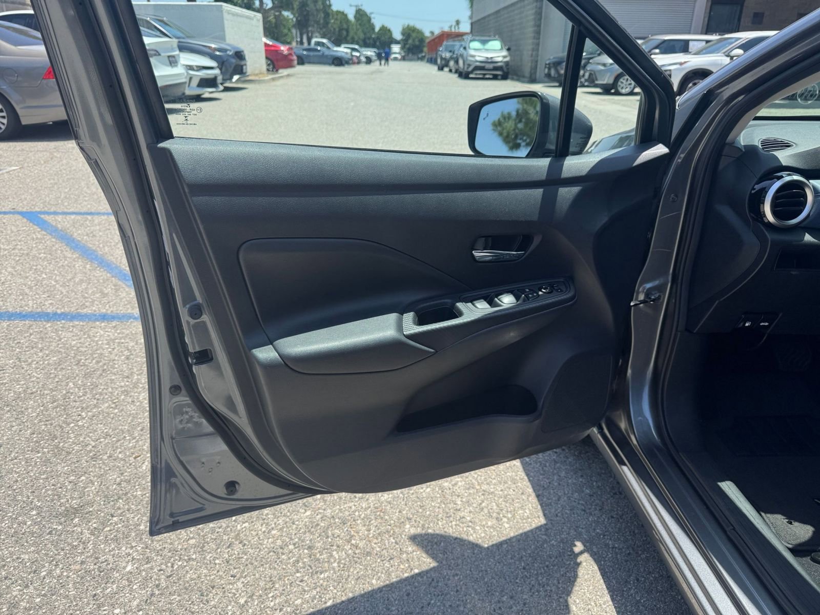 Used 2025 Nissan Versa SV FWD image 18