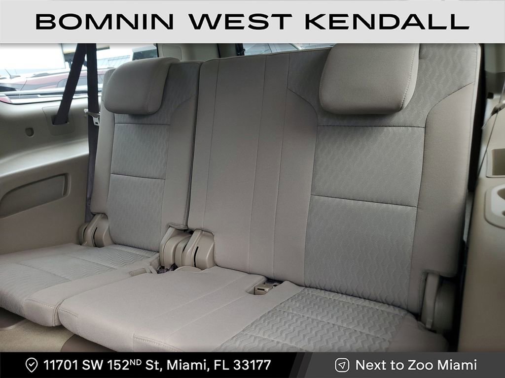 Used 2018 Chevrolet Suburban LS image 12