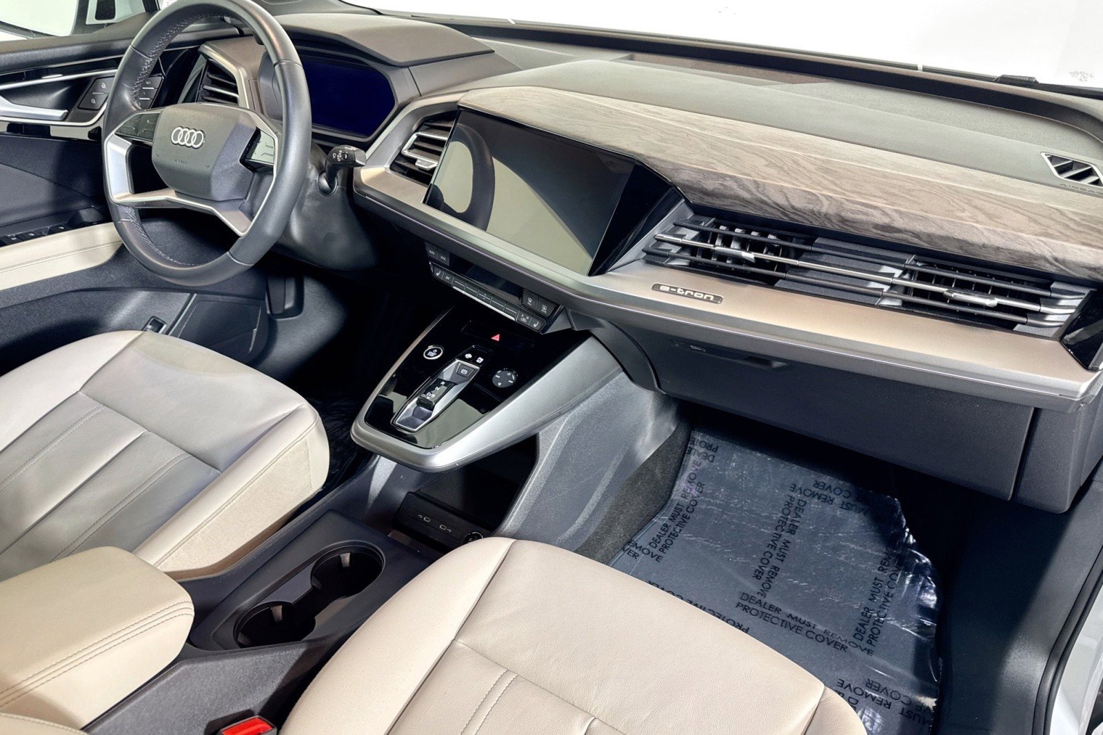 Used 2025 Audi Q4 e-tron Premium Plus image 28