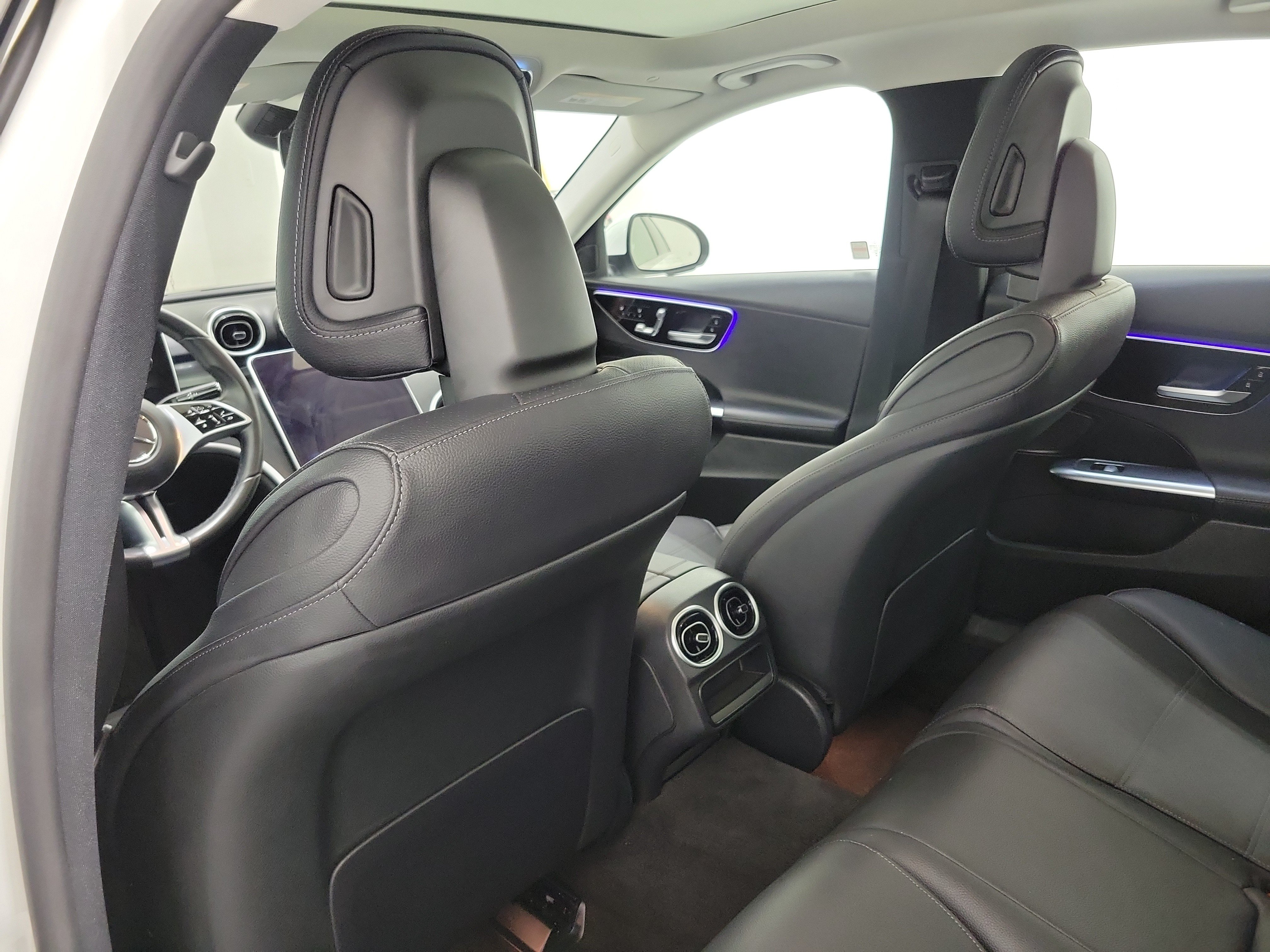 Used 2025 Mercedes-Benz C 300 Sedan image 11