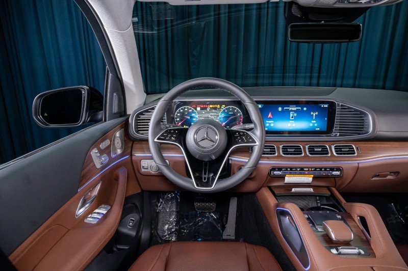 New 2026 Mercedes-Benz GLS 450 4MATIC image 15