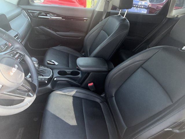 Used 2024 Kia Seltos EX FWD image 13