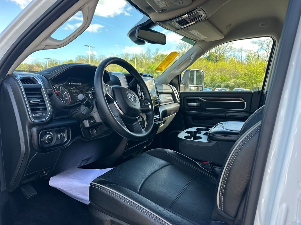 Used 2024 RAM 2500 Laramie AWD/4WD image 9