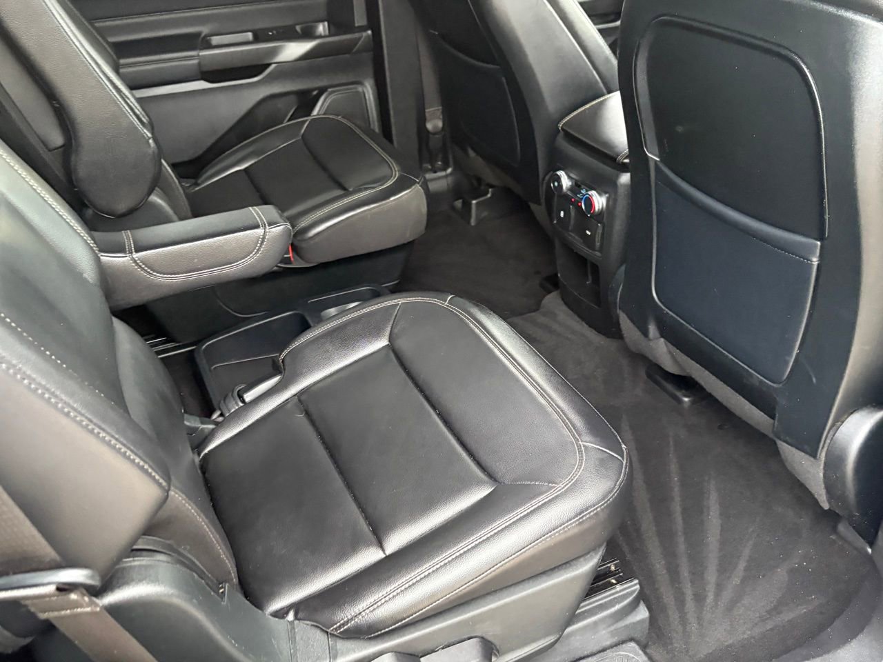 Used 2020 Ford Explorer XLT w/ Equipment Group 202A image 36