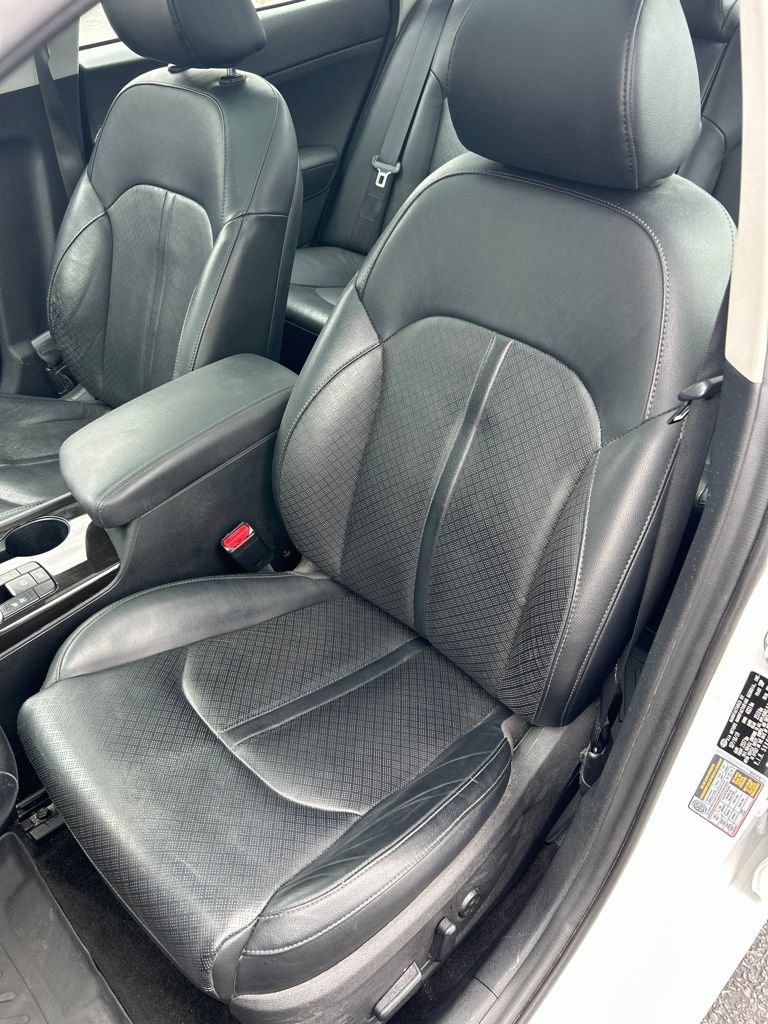 Used 2020 Kia Optima Premium FWD image 2
