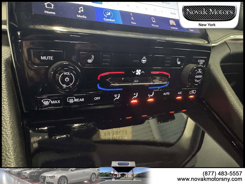Used 2023 Jeep Grand Cherokee Limited AWD/4WD image 18