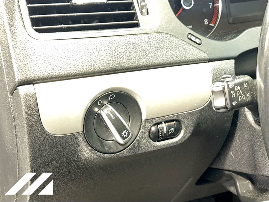 Used 2013 Volkswagen Jetta SE FWD image 10