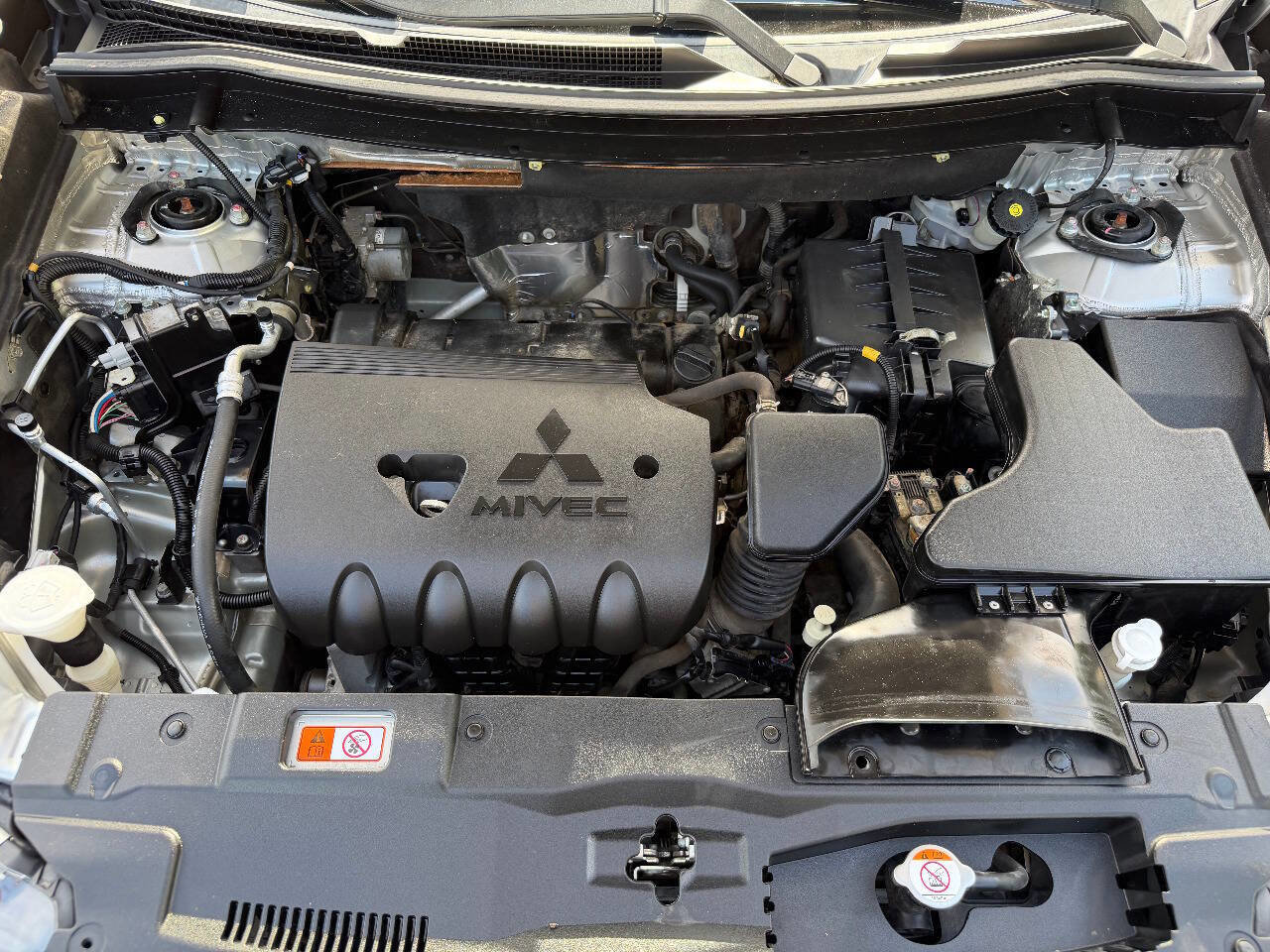 Used 2019 Mitsubishi Outlander SE FWD image 25