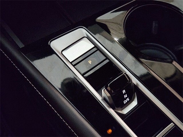 Used 2024 Volkswagen Atlas SE w/ Black Wheel Package image 19