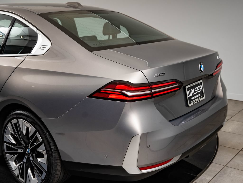 Certified 2025 BMW 530i xDrive w/ Premium Package AWD/4WD image 19