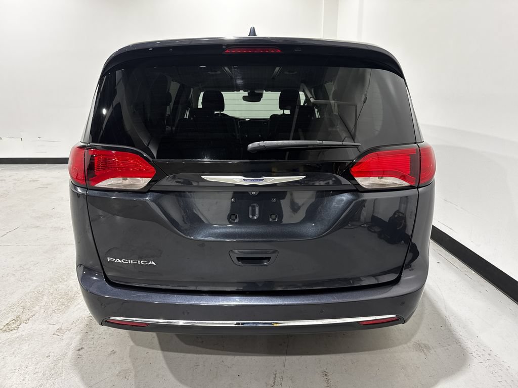 Used 2020 Chrysler Pacifica Touring w/ Advanced Safetytec Group FWD image 28
