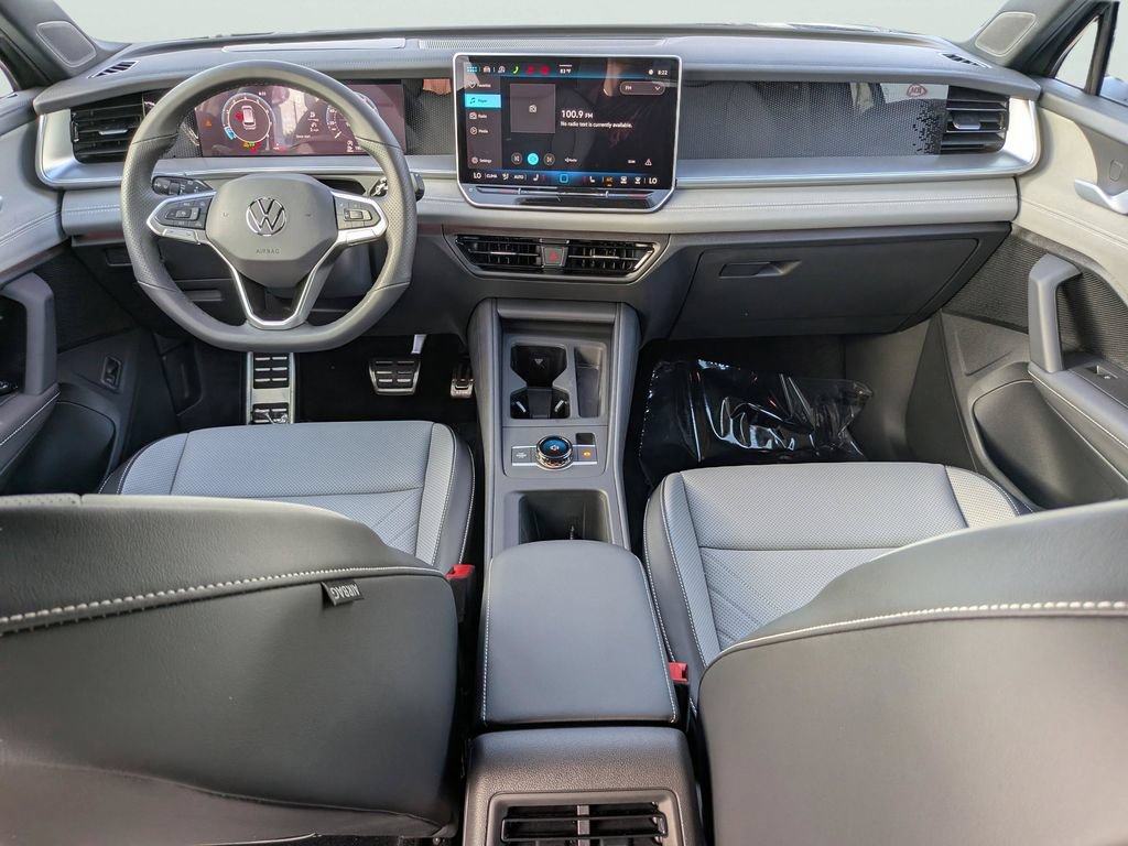 New 2026 Volkswagen Tiguan SE R-Line FWD image 10