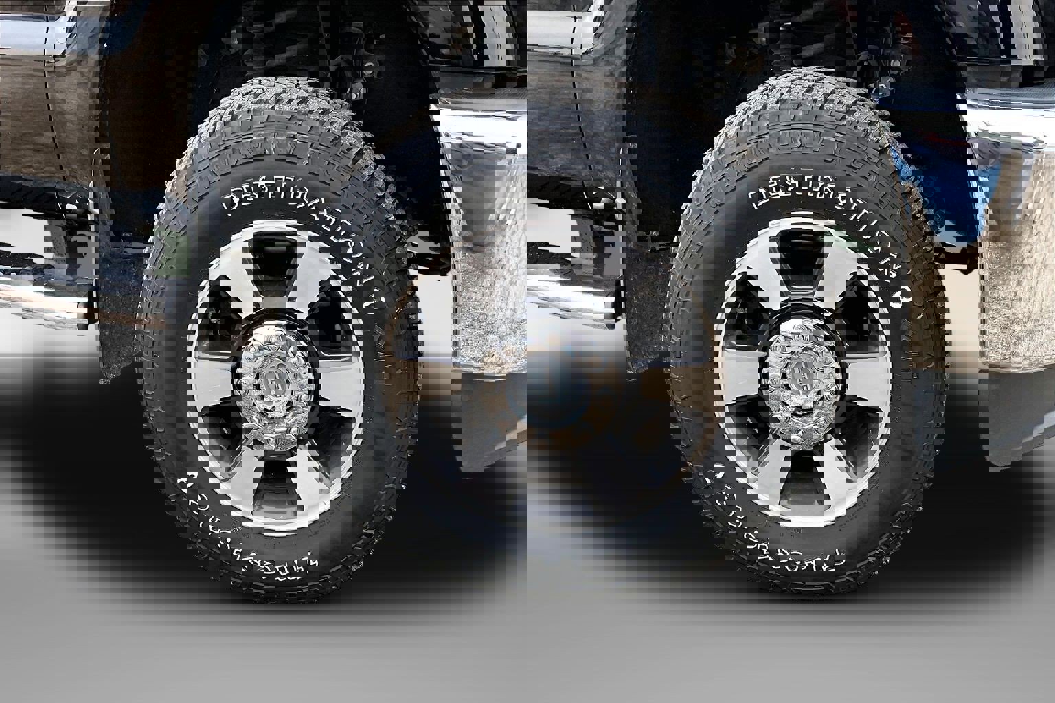 Used 2016 Ford F250 Lariat w/ Lariat Interior Package image 9