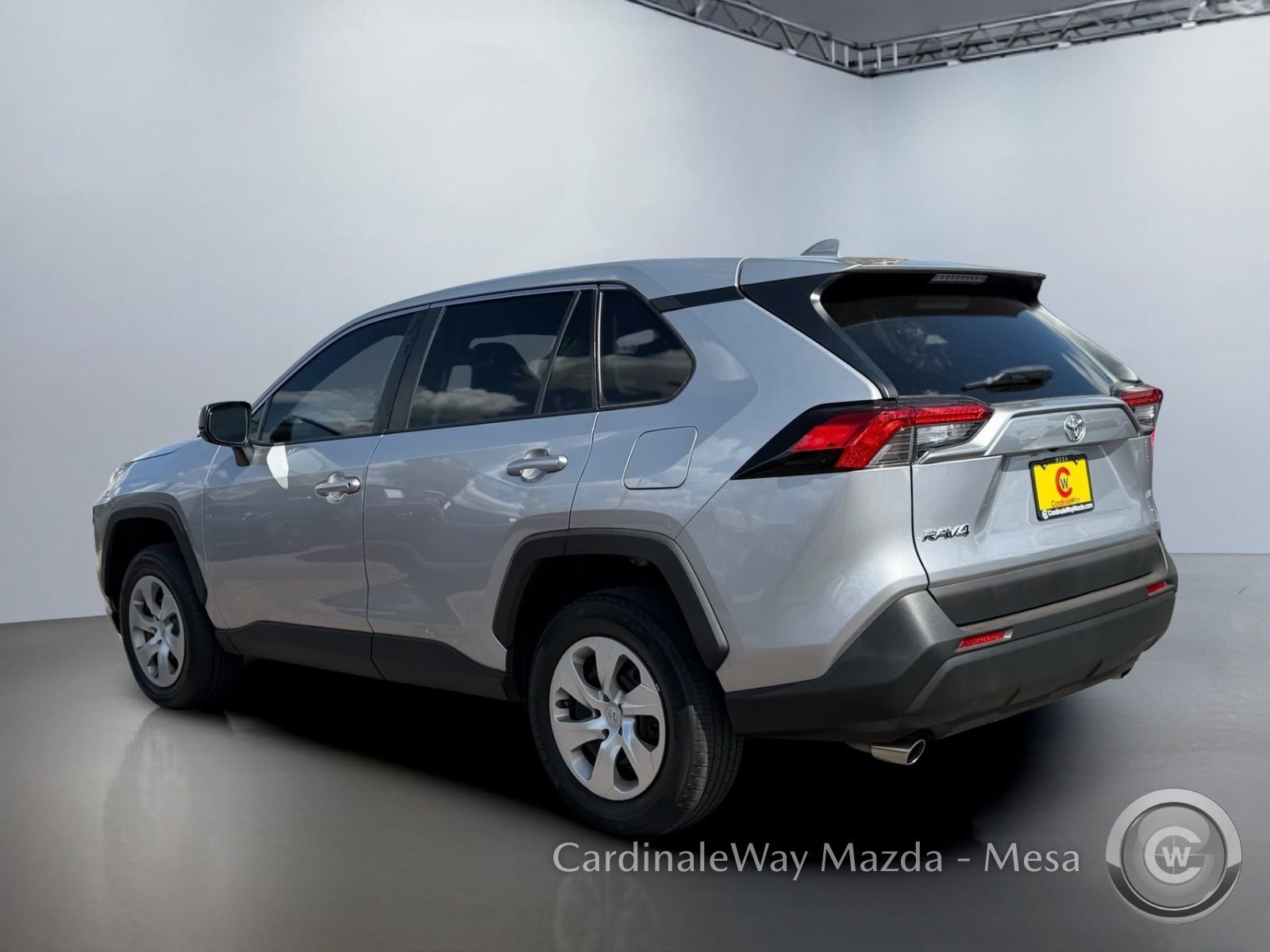 Used 2022 Toyota RAV4 LE FWD image 7