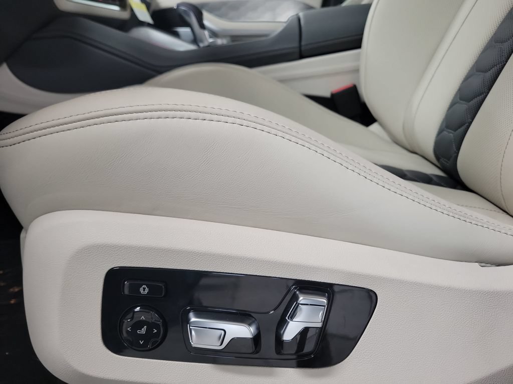 New 2026 BMW X5 M Competition w/ Executive Package AWD/4WD image 15