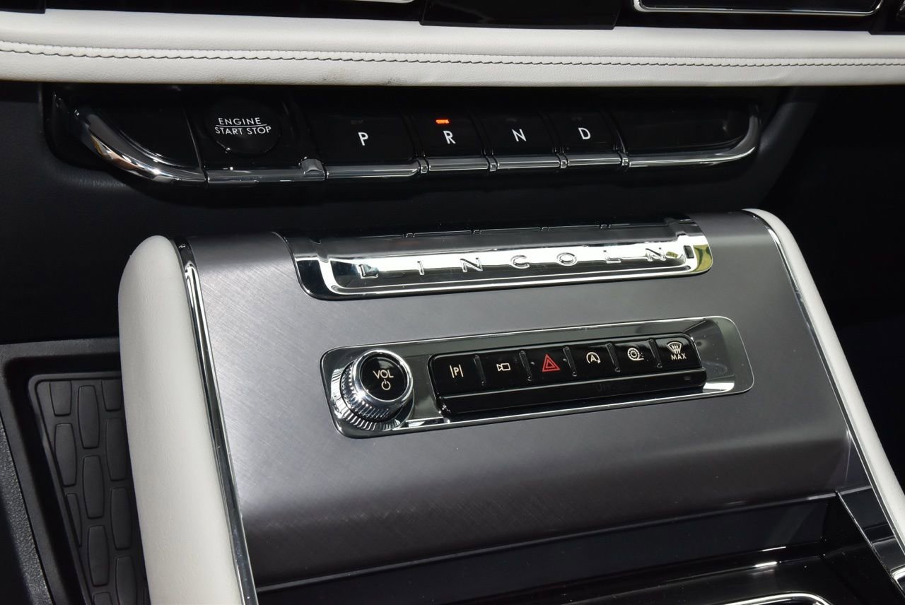 New 2026 Lincoln Aviator AWD image 30