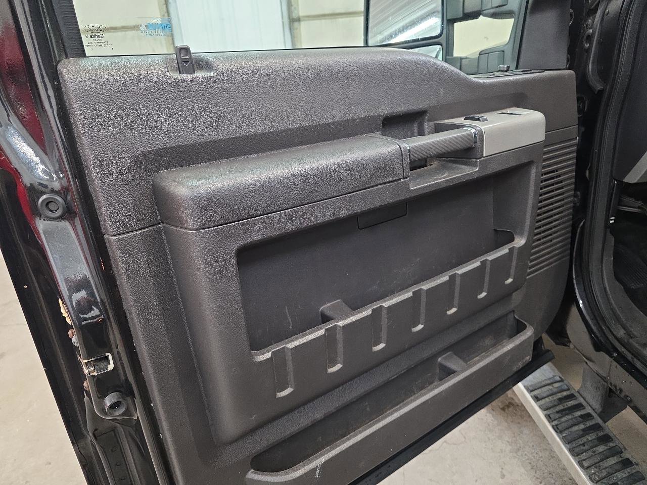 Used 2015 Ford F350 Lariat w/ Chrome Package AWD/4WD image 34