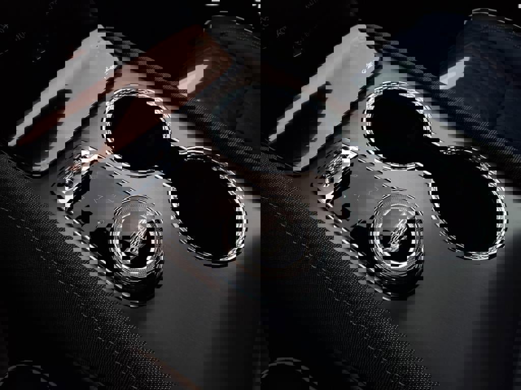 New 2026 Cadillac Vistiq Premium Luxury w/ LPO, Floor Liner Package image 23