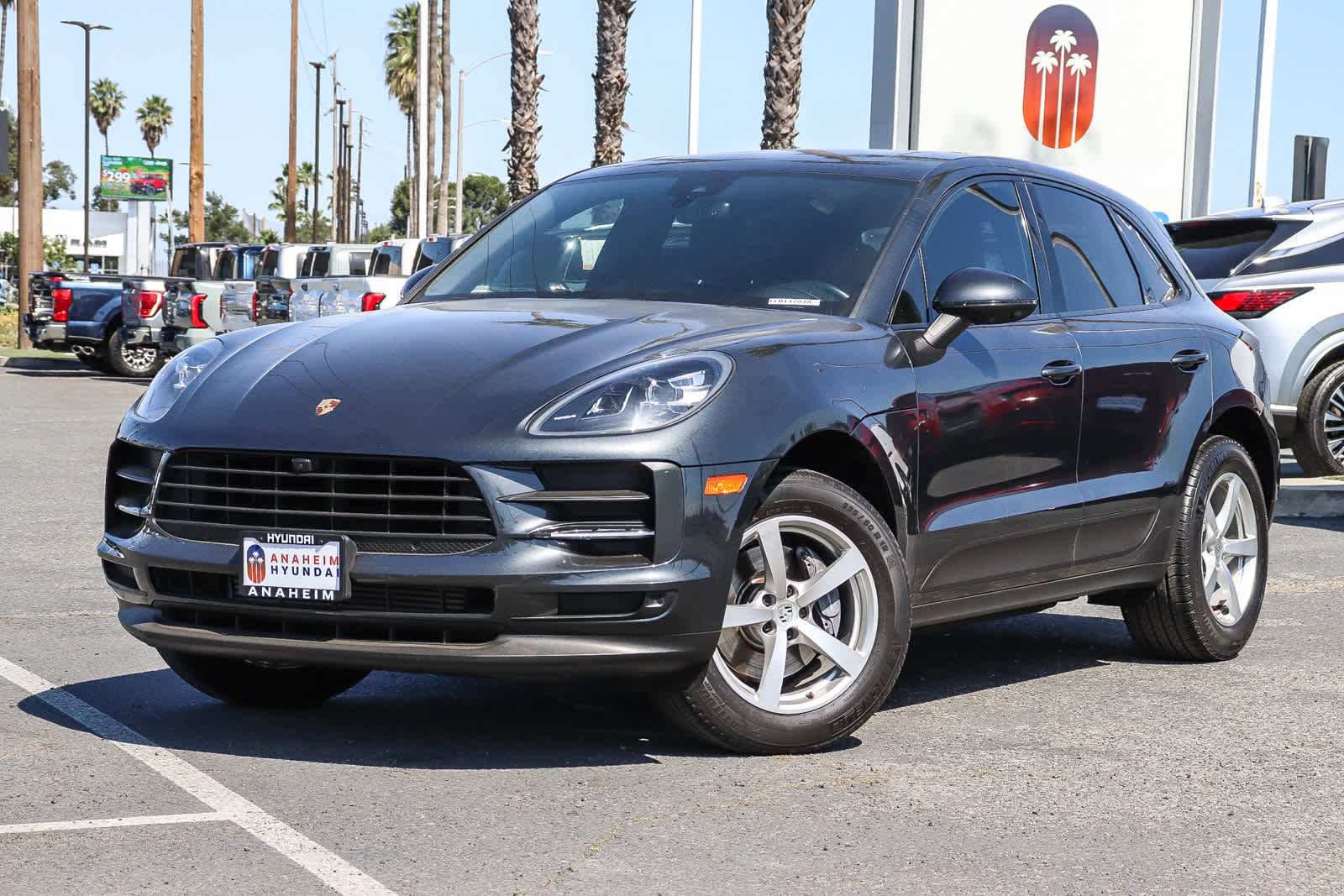 Used 2020 Porsche Macan AWD/4WD video 1