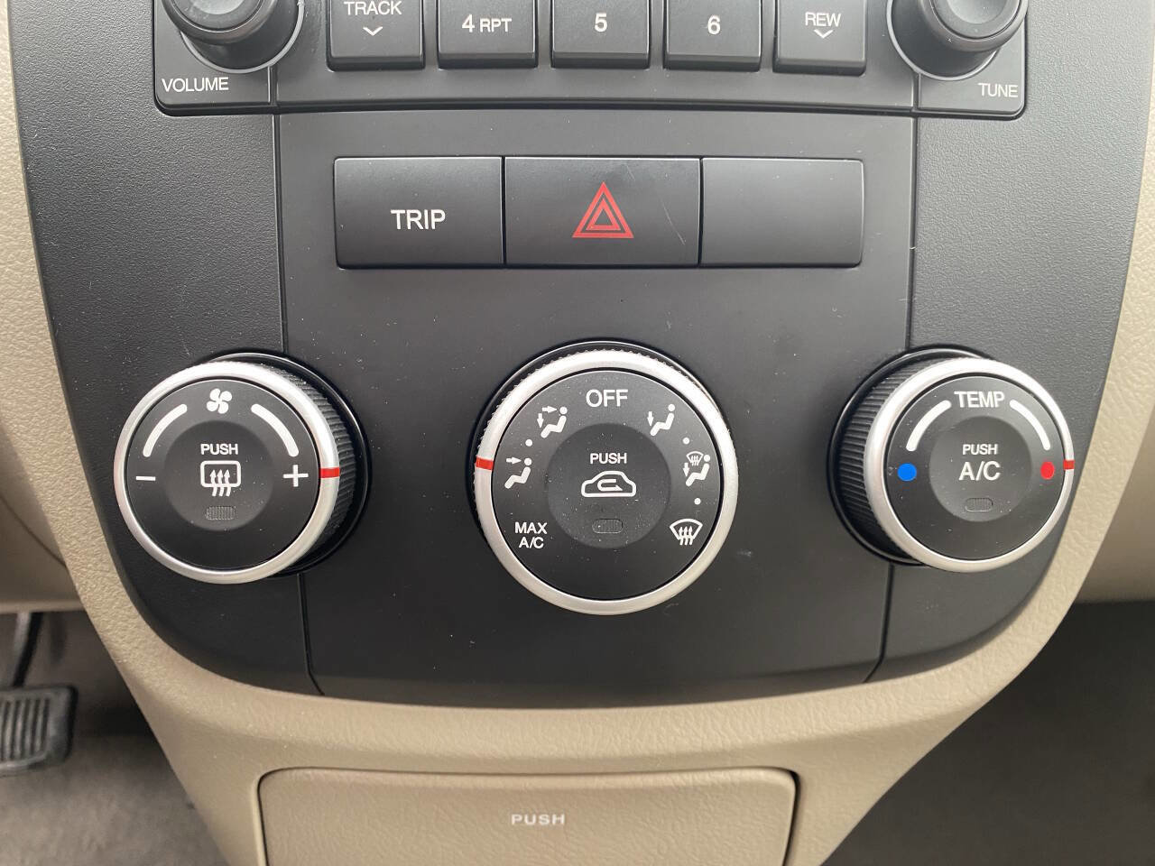 Used 2008 Kia Spectra EX image 27