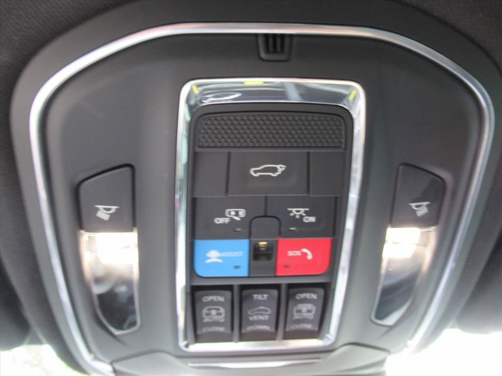 Certified 2024 Jeep Grand Cherokee Limited w/ Black Appearance Package image 29