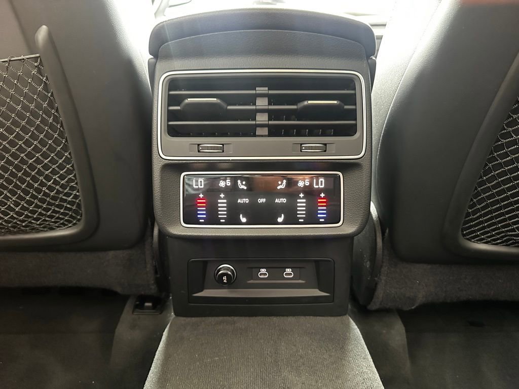 Used 2023 Audi Q8 Prestige AWD/4WD image 26
