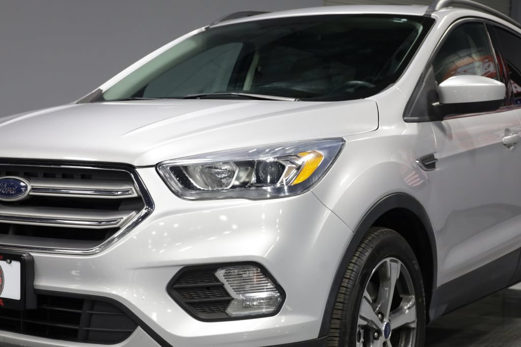 Used 2017 Ford Escape SE w/ SE Leather Comfort Package AWD/4WD image 33